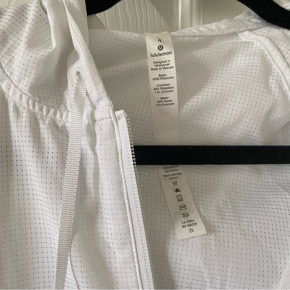 Lululemon jacket - Picture 6 of 6
